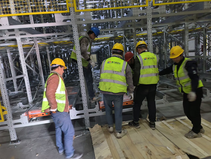 Tote Four-way shuttle AS/RS